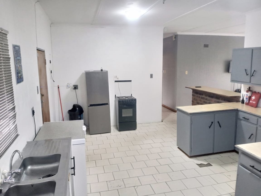 6 Bedroom Property for Sale in New Park Northern Cape